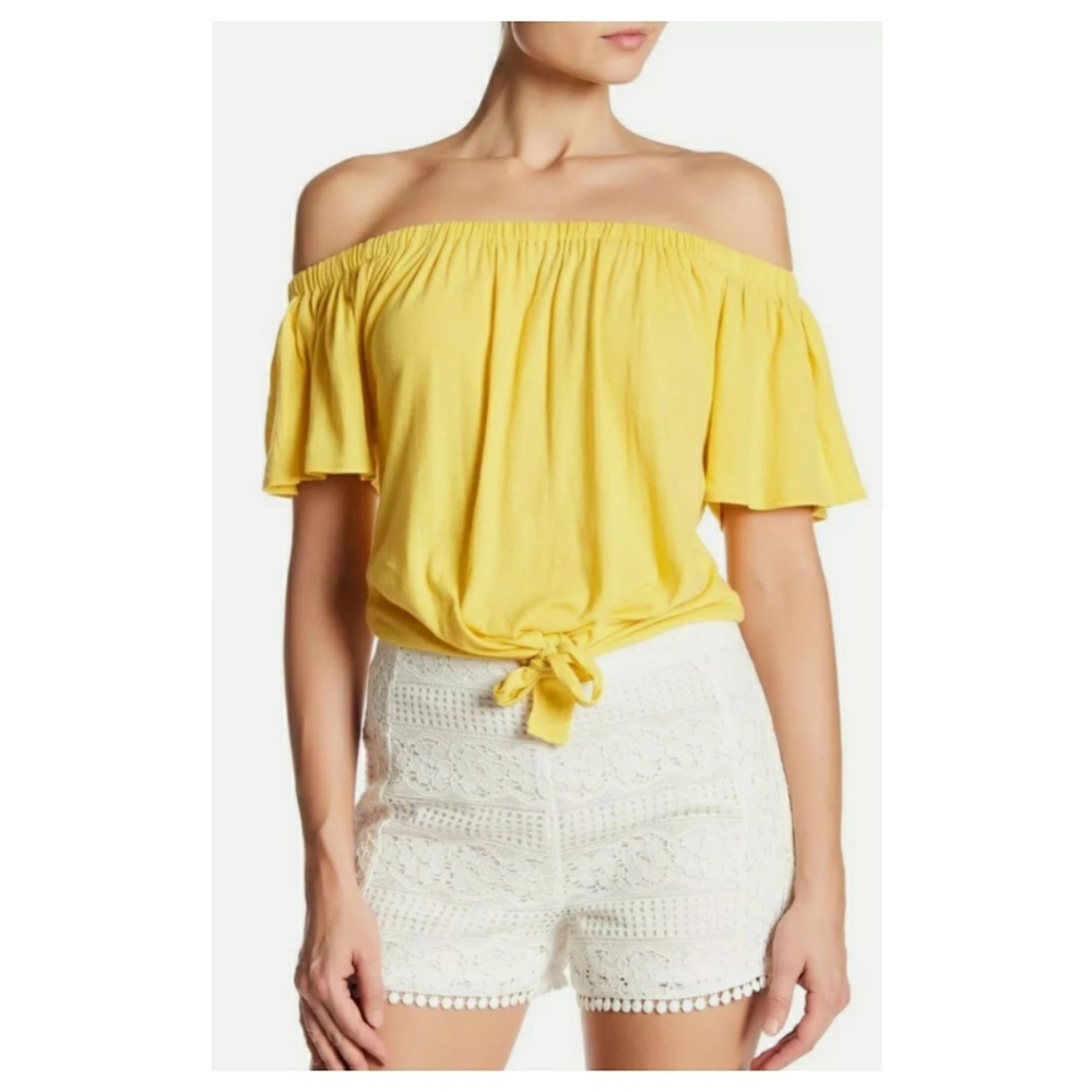 CUPCAKES & CASHMERE Kathie Off-the-Shoulder Top